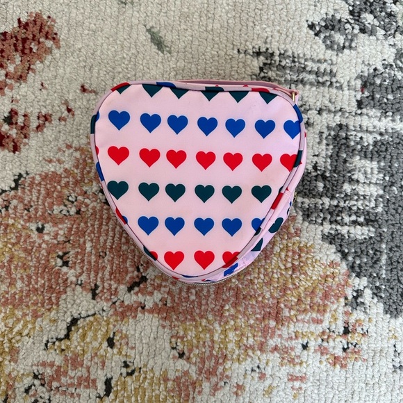 Like new Estee Lauder Heart Shaped Zip Cosmetic Bag with handle - Picture 6 of 12